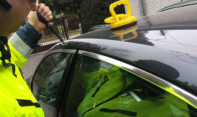 Chwila nieuwagi i problem gotowy - zatrzaśnięcie kluczyków może się przydarzyć każdemu. Co zrobić w…