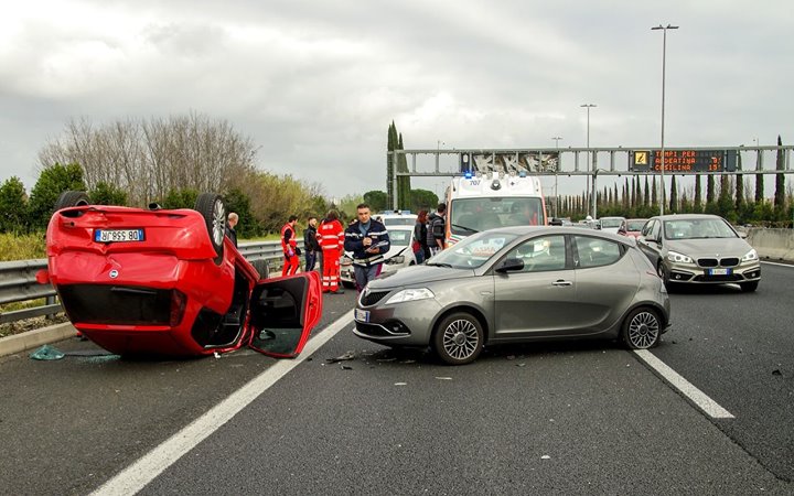Karambol! Wiesz jak się zachować?W świąteczny poniedziałek na autostradzie A2 pod Poznaniem doszło…