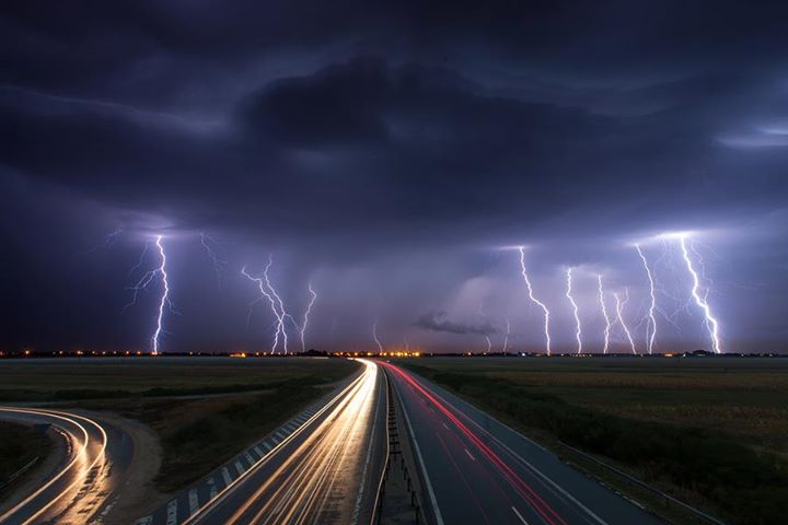 Synoptycy zapowiadają kolejne burze nad Polską 🌩 Pamiętaj, że (o ile nie znajdziesz się pod…